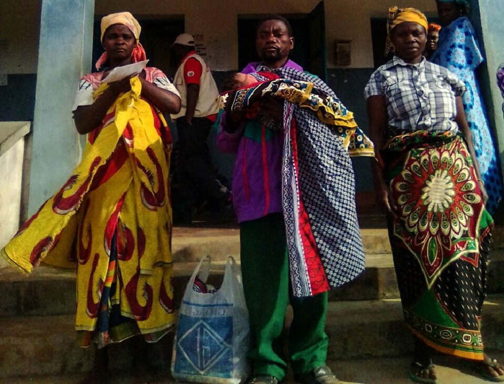 After Joaquina’s first institutional delivery, she and her husband leave the health center with their newborn – the couple’s twelfth baby.